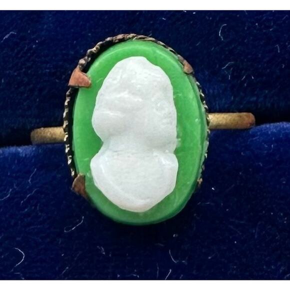 Czechoslovakia antique Art Deco gold tone brass green milk glass cameo ring 3.75 - Picture 1 of 10